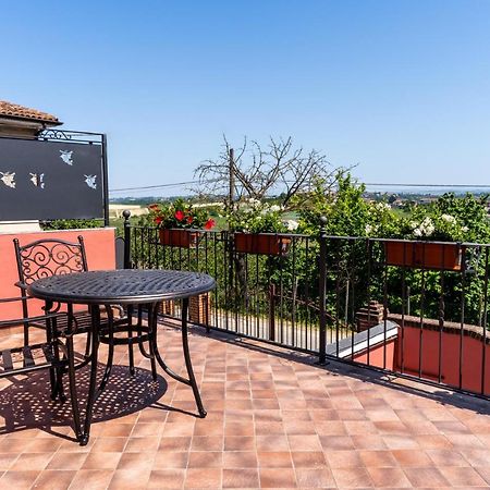 Agriturismo Tenuta La Meridiana Montegrosso dʼAsti Buitenkant foto