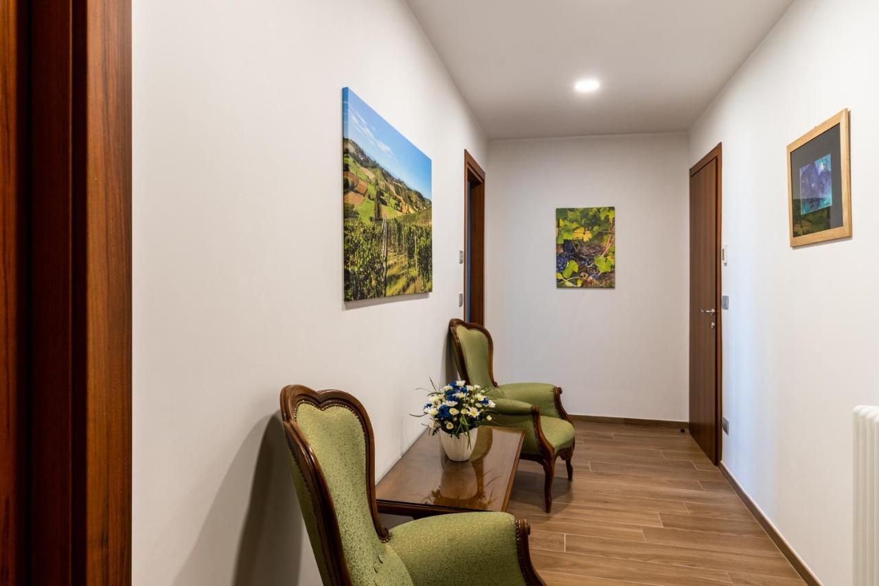 Agriturismo Tenuta La Meridiana Montegrosso dʼAsti Buitenkant foto
